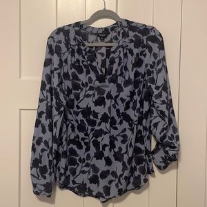 Vera Wang - periwinkle with deep purple/navy print size M